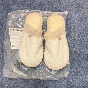 Women's Plush White Slippers